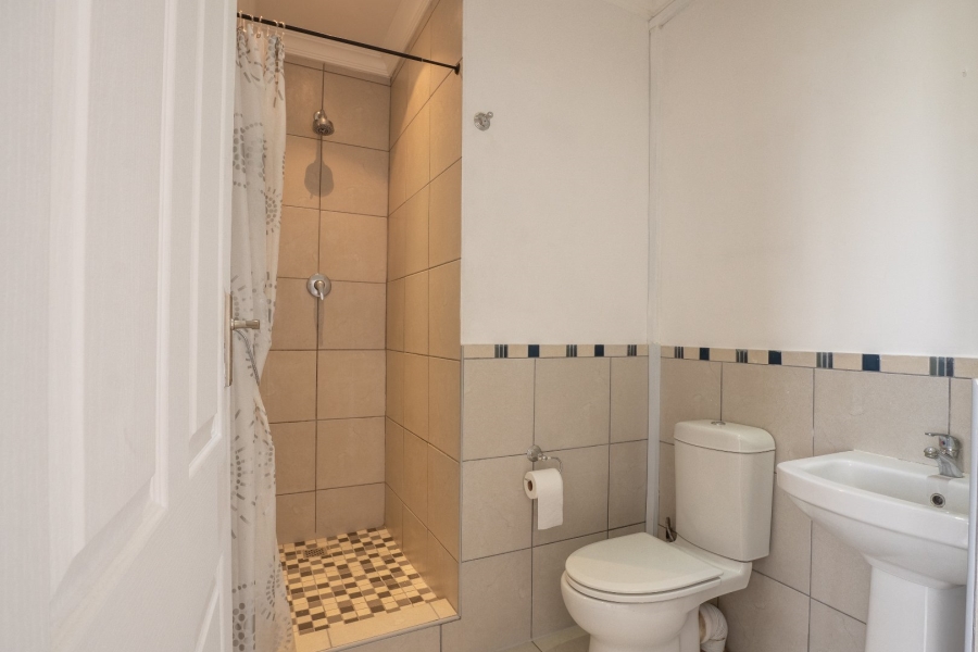 To Let 2 Bedroom Property for Rent in Fish Hoek Western Cape